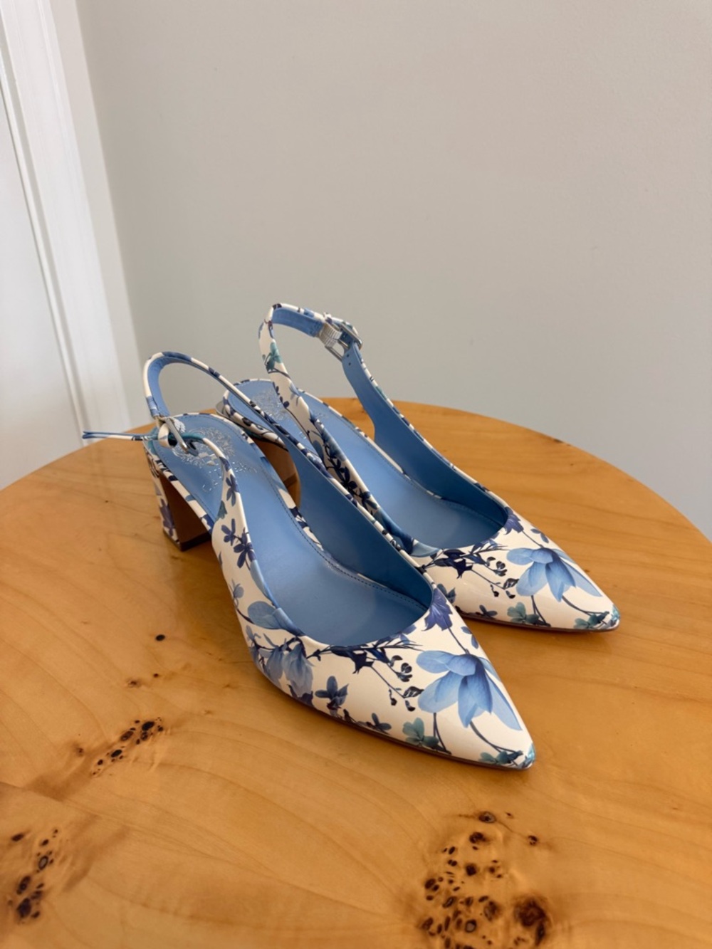 Vince Camuto Blue and White Floral Pointed Slingback Heels